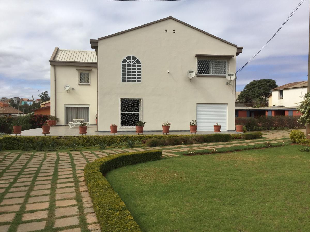 Bed and Breakfast Sahamalaza Ivato  Exterior foto