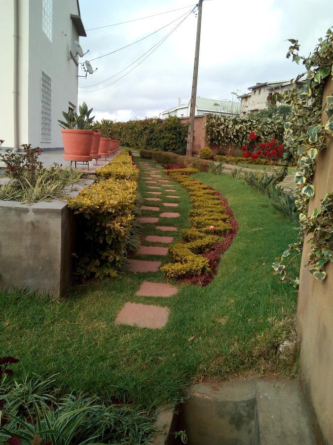 Bed and Breakfast Sahamalaza Ivato  Exterior foto